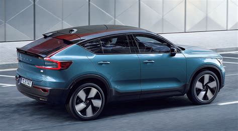 Volvo C40 Recharge .